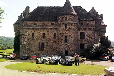 Rallye de voitures anciennes au printemps