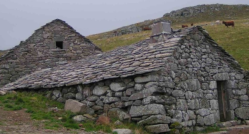 Petite cabane de berger dans les environs d'Auzers