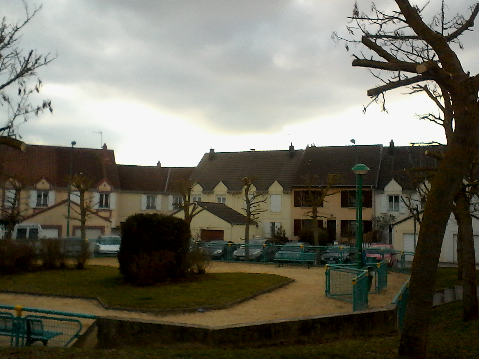 Place d'Auzers à Tinqueux