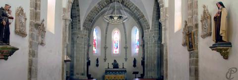 L'église Saint Pierre, à Auzers dans le Cantal, en Auvergne